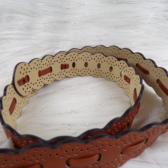 Madden Girl Scalloped Edge Belt - Picture 4 of 5
